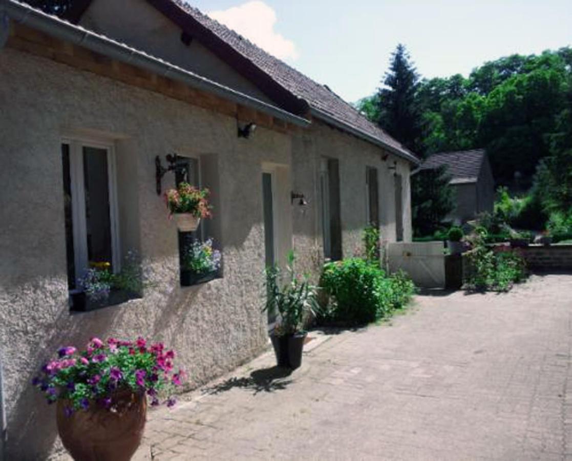 La Providence, Chambres D'Hotes Saint-Sernin-du-Plain Exterior photo